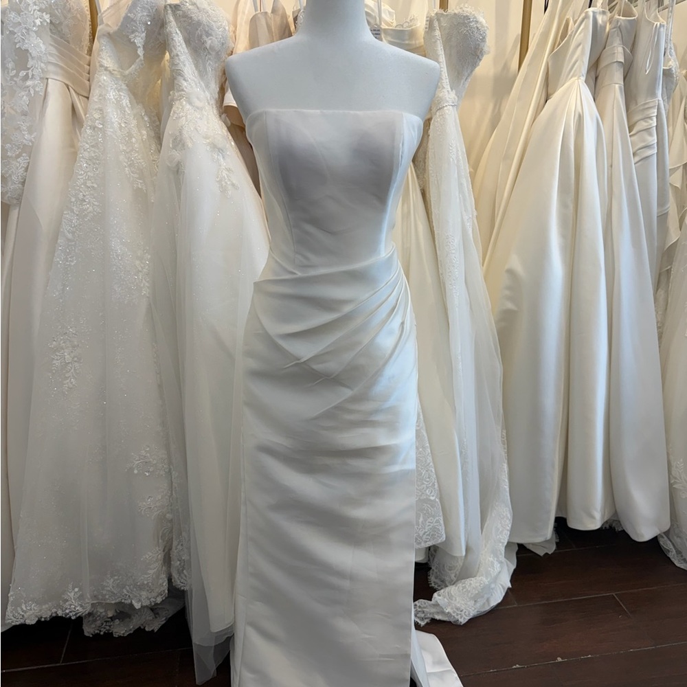 Strapless White Mikado Wedding Dress - Elegant Minimal Design - Picture 3 of 4